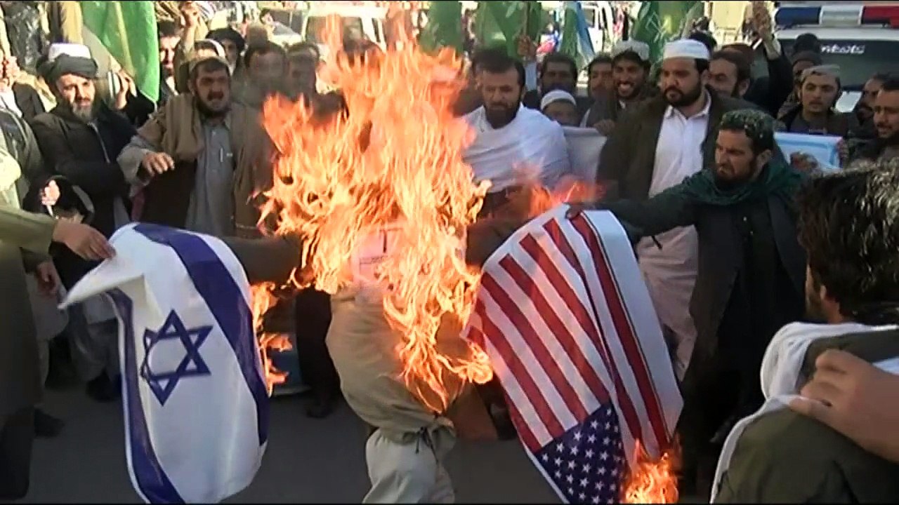 Dos palestinos mueren en protestas por anuncio sobre Jerusalén