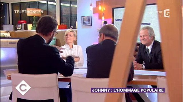 François Hollande ignore Nicolas Sarkozy et Carla Bruni à l'hommage de Jean d'Ormesson - Regardez