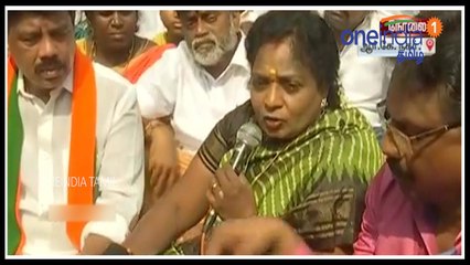 ஆர்.கே.நகரில் தமிழிசை திடீர் சாலை மறியல்.. வீடியோ