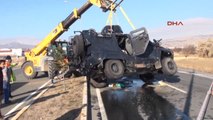 Erzincan'da Polis Aracı Devrildi 2 Yaralı