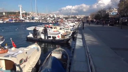 Bozcaada'da Feribot Seferlerine Fırtına Engeli