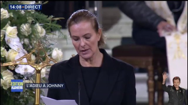 Carole Bouquet prend la parole à La Madeleine, avant que les musiciens ne reprennent Toute la musique que j'aime