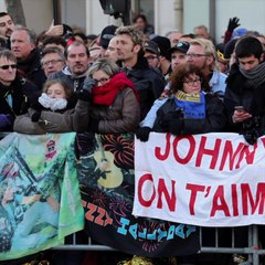 Sur les Champs-Élysées, dernier hommage à Johnny Hallyday