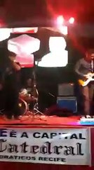 Banda Heterno trazendo o Elo perdido do catedral