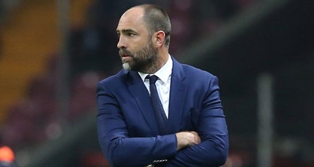Maç Öncesi Sarı-Kırmızılı Taraftar Igor Tudor'u Protesto Etti