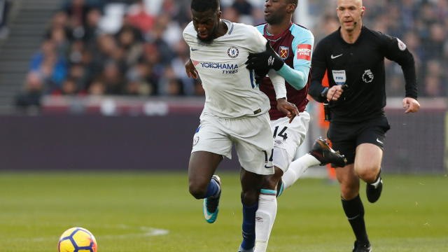 Conte defends Bakayoko substitution after West Ham defeat