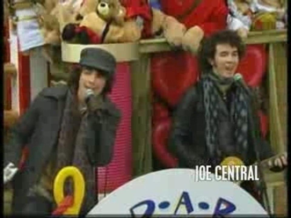 Jonas Brothers at Thanksgiving Day Parade