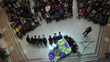 Piyano Çalarak Rekor Kırdılar