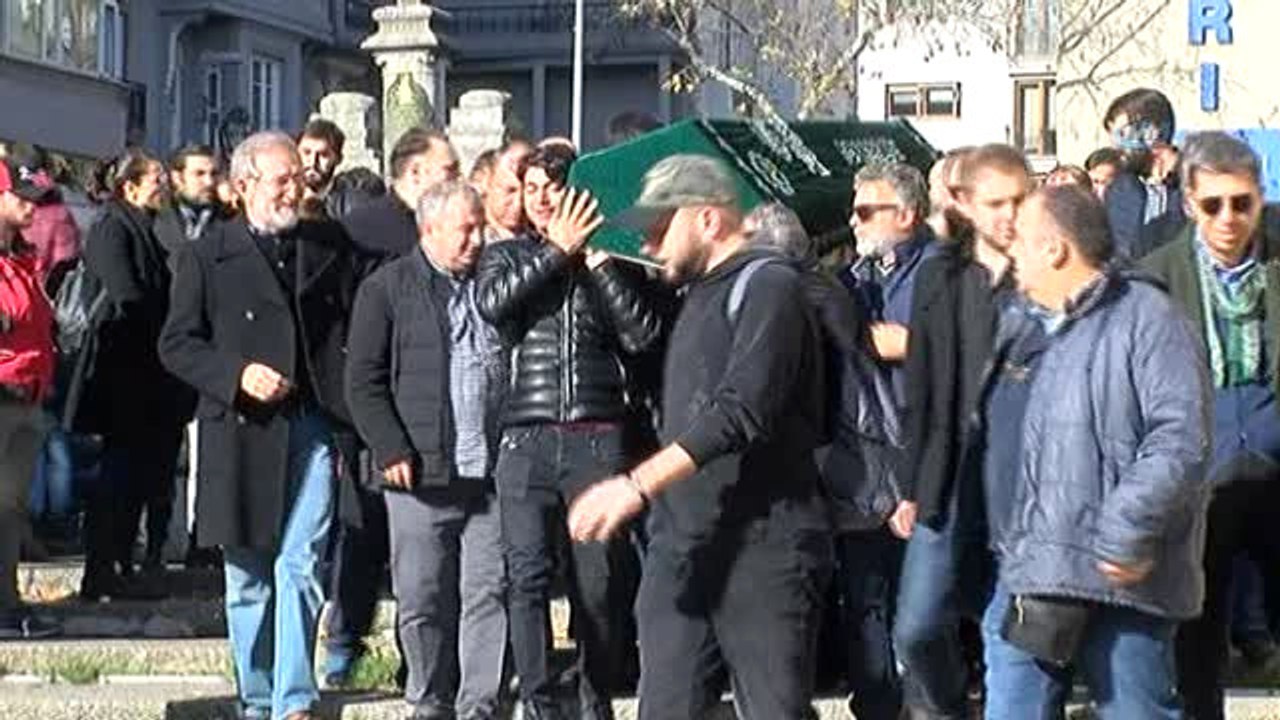 Yönetmen Mustafa Kemal Uzun İçin Teşvikiye Camii'nde Tören Düzenleniyor