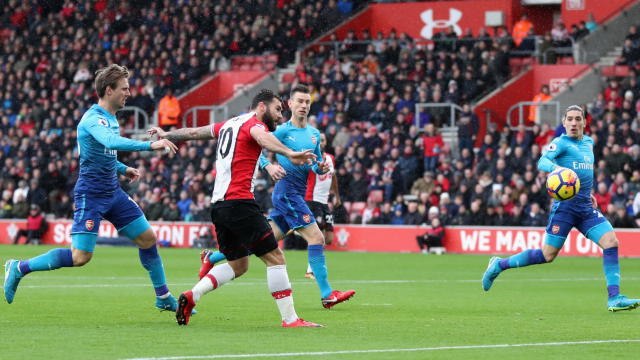 Wenger 'concerned' with Arsenal's defensive record away