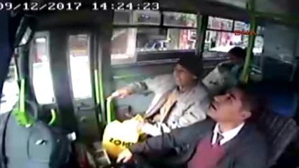 Aydın-Rahatsızlanan Yolcuyu Hastaneye Götüren Şöfore Ödül 1