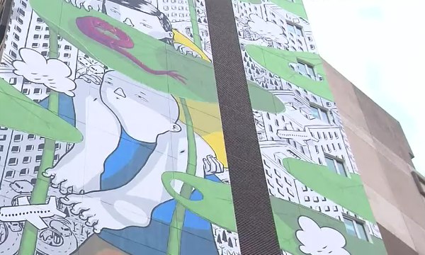 Pelukis Mural Raksasa Asal Italia