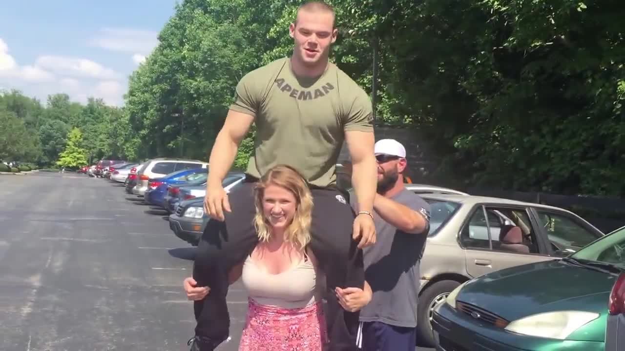 Sarah Cattan, Squatzilla