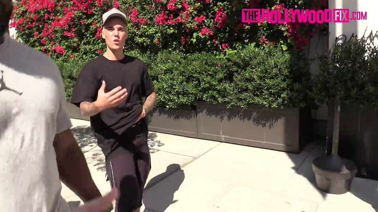 Justin Bieber  Hailey Baldwin Go For An Afternoon Stroll In Beverly Hills 10.7.15