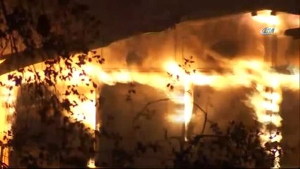 Trump, Kaliforniya'daki Yangın İçin Acil Durum İlan Etti