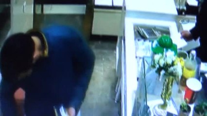 Sahte Altınları Kuyumcuya Satma Anı Kamerada