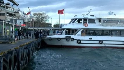 Metrelerce Yükselen Dev Dalgalar İlginç Görüntüler Oluşturdu