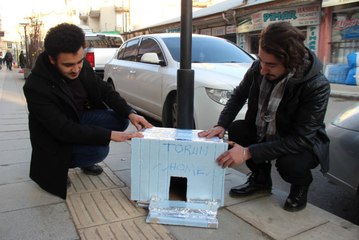 Atık Malzemelerden Sokak Hayvanlarına Ev