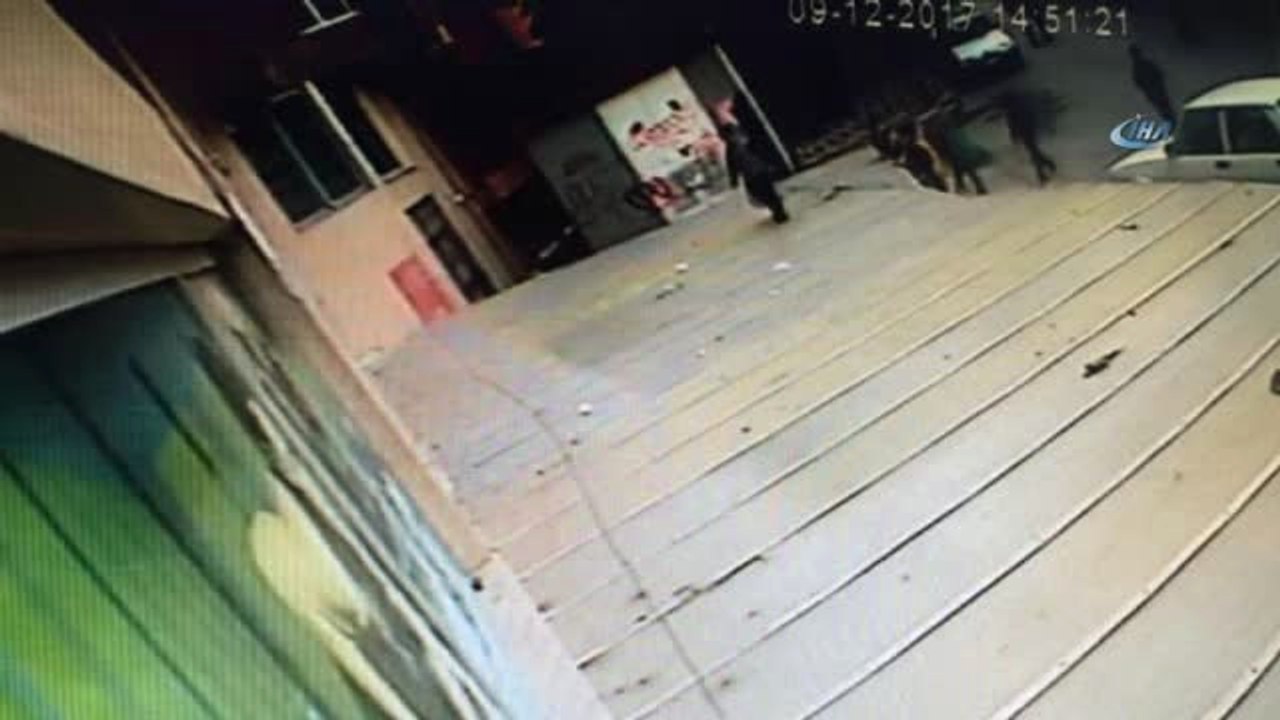 Suriyeli Minik Çocuk Kırılan Sundurmadan Aşağı Böyle Düştü