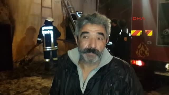 Çorum'da İki Katlı Ahşap Evde Çıkan Yangın Sonucu Ev Kullanılmaz Hale Geldi.