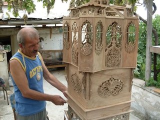 Sanki Kuş Kafesi Değil Sanat Eseri