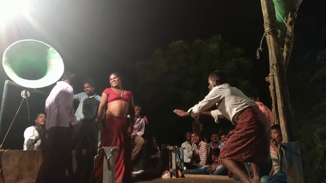 Seksi hint dans gösterisi..