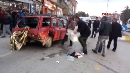 Çorum İki Otomobile Çarptı, Araçlardan Birisi Yan Yattı