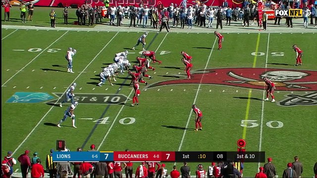 Detroit Lions quarterback Matthew Stafford hits tight end Eric Ebron for 21 yards