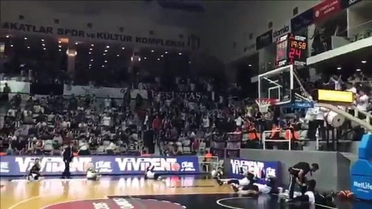BEŞİKTAŞ TARAFTARI BİLDİGİNİZ GİBİ . [ Beşiktaş Sompo Japan -Darüşşafaka Doğuş]