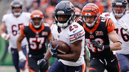 Tarik Cohen hits the jets for 19-yard pickup