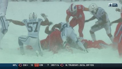 Barkevious Mingo takes down Mike Tolbert, forcing a fumble