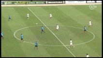 Genial! Ronaldinho faz golaço do meio de campo em amistoso no Pacaembu