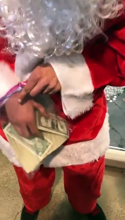 Un pere noel très genereux