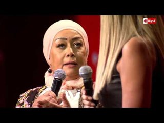 The Comedy - وصلة كوميديا رائعة للنجمة " هالة فاخر" أثناء دخولها المسرح مع لجنة التحكيم