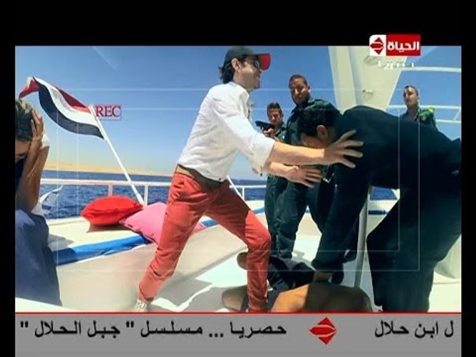 فؤش فى المعسكر - اشتباك الفنان أحمد زاهر مع الجنود الإسرائيليين .. رد فعل زاهر يظهر كرهه لإسرائيل