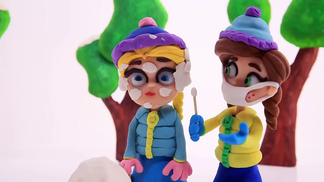 Princess Elsa Baby and Hulk lay the Christmas tree Frozen Play Doh Cartoon Stop Motion-eQiTnpfMqbs