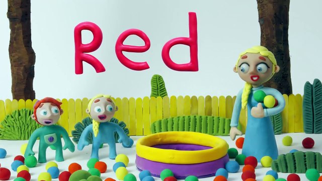 Princess Elsa sleeps in the crib with the baby Frozen Play Doh Cartoon Stop Motion-A3Ry9BqTjQE