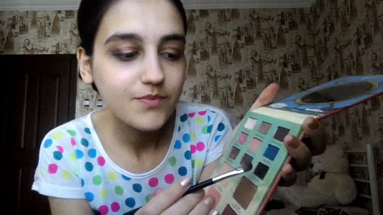 Koyu Göz   Makyajı   Banu Berberoglu