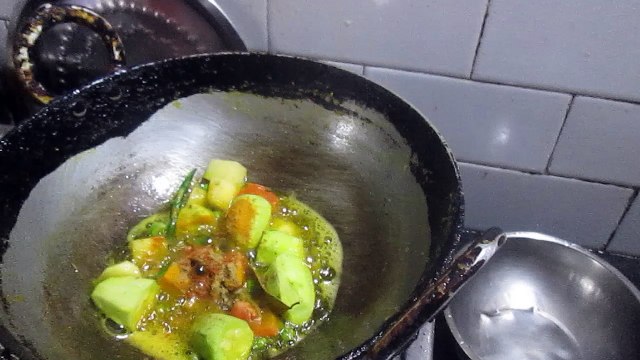 Chanar Kofta Kaliya | Bengali Recipe | Indian Cheese Kofta with Gravy