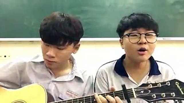 2 bạn học sinh cover Đã lỡ yêu em nhiều và Mặt trời của em
