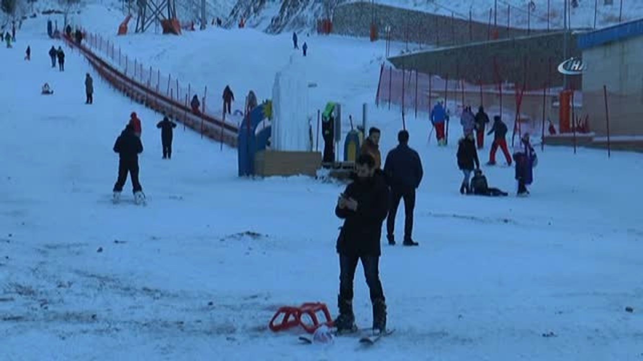 Palandöken'de Düşe Kalka Kayak ve Kızak Keyfi