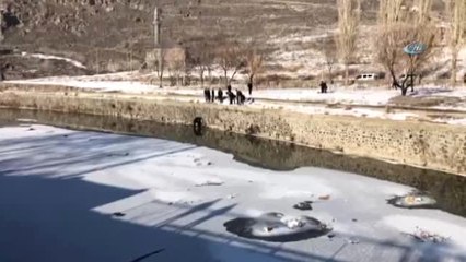 Kars Çayına Düşen Vatandaşı İtfaiye Kurtardı