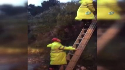 Ormanlık Alanda Mahsur Kalan Öğrencileri İtfaiye Kurtardı