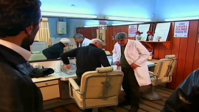 Müdür ve Eski Polis Hüseyin Soyguncuları Dövüyor - Adanalı 17.Bölüm