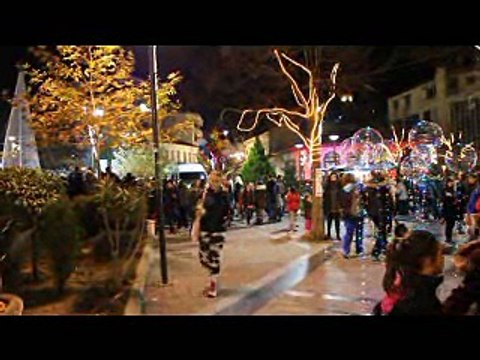 Άναψε το Χριστουγεννιάτικο δέντρο στη Λιβαδειά