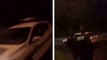Un jeune de quartier prend une voiture de la Police Municipale pour rigoler