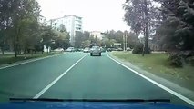 Instant Karma pour ce conducteur russe un peu trop pressé