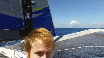 Voile: Cinq jours d'avance à l'équateur pour Gabart