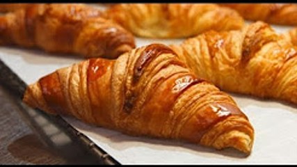 كرواسون سريع في 10 دقائق فقط بطعم رائع وطريقة سهلة