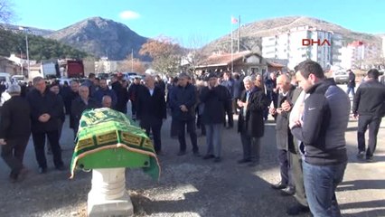 Download Video: Amasya Kalp Krizi Sonucu Ölen Üniversiteli Genç Toprağa Verildi